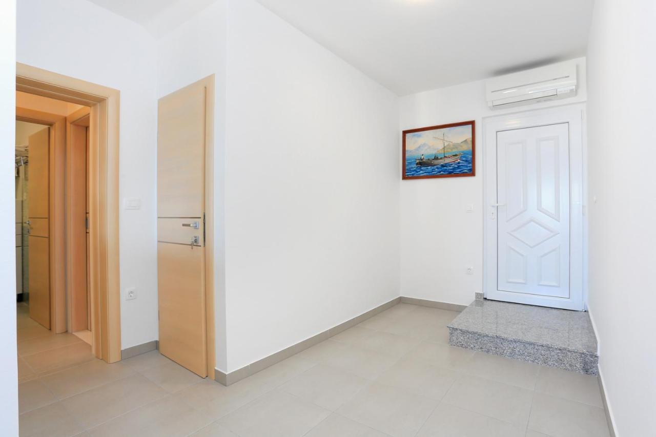 Apartments By The Sea Duce, Omis - 2737 Екстериор снимка